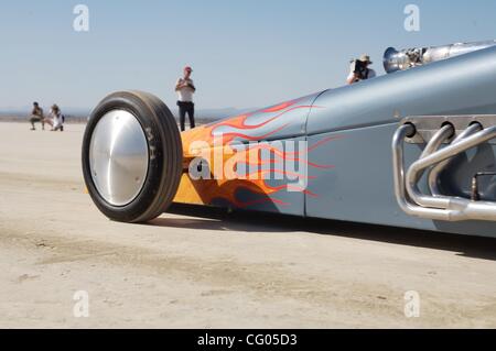 11. Juni 2007 - El Mirage, Kalifornien, Vereinigte Staaten - El Mirage trockenen Seegrund wurde an Land Speed Racing (LSR) für mehr als ein halbes Jahrhundert nach Hause. Hot Rods und Motorräder, die waren im Wettbewerb um neue Geschwindigkeitsrekorde mit Geschwindigkeiten bis zu 180 km/h zu erreichen. Mehr als 50 Jahren, Southern California Stockfoto