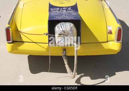 11. Juni 2007 - El Mirage, Kalifornien, Vereinigte Staaten - El Mirage trockenen Seegrund wurde an Land Speed Racing (LSR) für mehr als ein halbes Jahrhundert nach Hause. Hot Rods und Motorräder, die waren im Wettbewerb um neue Geschwindigkeitsrekorde mit Geschwindigkeiten bis zu 180 km/h zu erreichen. Mehr als 50 Jahren, Southern California Stockfoto