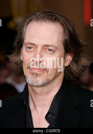 Jul 12,2007; Hollywood, Kalifornien, USA; Schauspieler STEVE BUSCEMI in der 'ich jetzt sprechen Sie Chuck & Larry"Welt-Premiere im Gibson Amphitheater statt. Obligatorische Credit: Foto von Lisa O'Connor/ZUMA Press. (©) Copyright 2007 von Lisa O'Connor Stockfoto