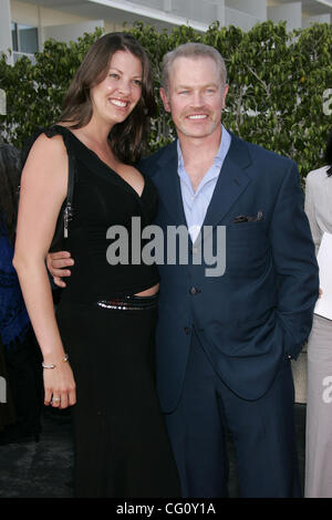 17. Juli 2007 - Beverly Hills, CA, USA - Schauspieler NEAL McDONOUGH und Frau RUVE ROBERTSON bei der NBC All-Star Party 2007 im Beverly Hilton Hotel statt.  (Kredit-Bild: © Lisa O'Connor/ZUMA Press) Stockfoto