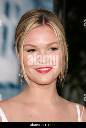 25. Juli 2007 anlässlich der Arclight Kinos - Hollywood, Kalifornien, USA - Schauspielerin JULIA STILES Ankunft bei der Weltpremiere von "The Bourne Ultimatum". (Kredit-Bild: © Lisa O'Connor/ZUMA Press) Stockfoto