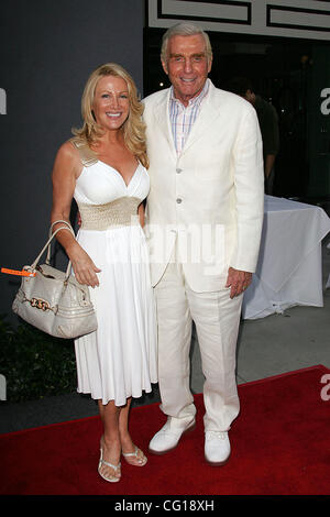 30. Juli 2007 - Santa Monica, CA, USA - KIM und JERRY DOUGLAS bei Ankunft auf dem CUUR - Use It To verlieren It-Event im Viceroy Hotel in Santa Monica, CA. statt (Credit-Bild: © Jerome Ware/ZUMA drücken) Stockfoto