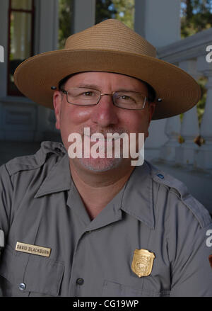 U.S. National Park Service Ranger David Blackburn, von Richmond, ist John Muir House am 16. Juli 2007 in Martinez fotografiert, Kalifornien Blackburn arbeitet seit ca. 15 Jahren bei John Muir National Historic Site. Er bewegt über Land auf dem Lowell National Historical Park in arbeiten Stockfoto