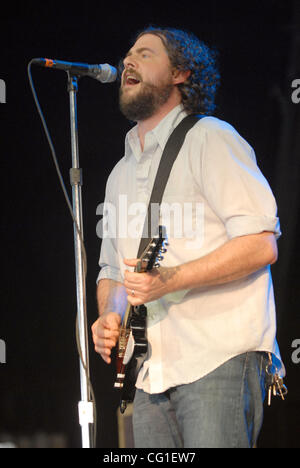 11. August 2007 Raleigh, NC; USA, Gitarrist PATTERSON Haube der Band The Drive by Truckers Leben führen da es 2007 Tour macht einen Zwischenstopp in Walnut Creek Amphitheater befindet sich in Raleigh.  Copyright 2007 Jason Moore. Obligatorische Credit: Jason Moore Stockfoto