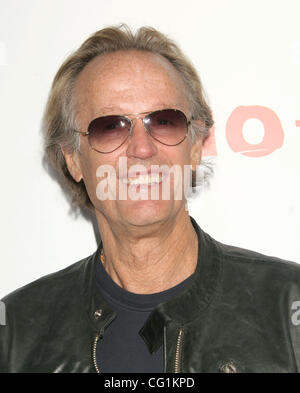 21. August 2007; Los Angeles, Kalifornien, USA;  Schauspieler PETER FONDA auf der "310, Yuma" Los Angeles Premiere statt am Nationaltheater Mann, Westwood.  Obligatorische Credit: Foto von Paul Fenton/ZUMA Press. (©) Copyright 2007 von Paul Fenton Stockfoto
