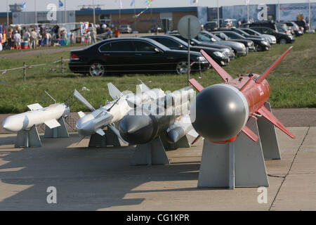 MAKS Air Show 2007 in Schukowski bei Moskau. Luftbomben und Raketen. Stockfoto