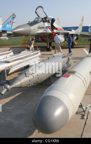 MAKS Air Show 2007 in Schukowski bei Moskau. Luftbomben und Raketen. Stockfoto