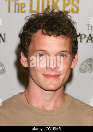 27. August 2007; Hollywood, Kalifornien, USA;  ANTON YELKIN bei Robert Davi The Duke Special Screening bei der Directors Guild geführt Obligatorische Credit: Foto von Paul Fenton/ZUMA Press. (©) Copyright 2007 von Paul Fenton Stockfoto