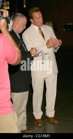 27. August 2007; Hollywood, Kalifornien, USA;  Gouverneur ARNOLD SCHWARZENEGGER am Robert Davi The Duke Special Screening bei der Directors Guild geführt Obligatorische Credit: Foto von Paul Fenton/ZUMA Press. (©) Copyright 2007 von Paul Fenton Stockfoto