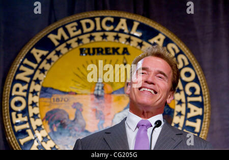 Gouverneur Arnold Schwarzenegger spricht zu den Ärztekammern 33rd jährlichen gesetzgebenden Führung Mittagessen im Sheraton Hotel, Dienstag, 24. April 2007. Sacramento Bee / Brian Bär Stockfoto