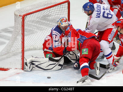 Flugzeugabsturz tötet Lokomotive Jaroslawl KHL Eishockey-Team. 43 Tote, darunter professionelle Spieler aus Tschechien, Lettland, Deutschland, Schweden und Slowakei für den Verein in beliebten Liga Turnier. Im Bild: St.Petersburg,Russia. Ersten Kanal-Cup-Turnier. Russland Vs Tschechische Republic.Decembe Stockfoto