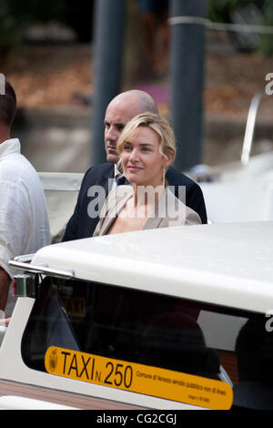 1. September 2011 - Venedig, Italien - Schauspielerin KATE WINSLET auf dem Foto rufen, bevor der Film-Premiere von "Carnage" bei den 68. Internationalen Filmfestspielen von Venedig (Credit-Bild: © Marcello Farina/Southcreek Global/ZUMAPRESS.com) Stockfoto