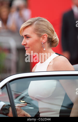 2. September 2011 kommt - Venedig, Italien - Schauspielerin KATE WINSLET auf dem roten Teppich für die "Mildred Pierce" HBO-Miniserie-Premiere bei den 68. Internationalen Filmfestspielen von Venedig. (Kredit-Bild: © Marcello Farina/Southcreek Global/ZUMAPRESS.com) Stockfoto