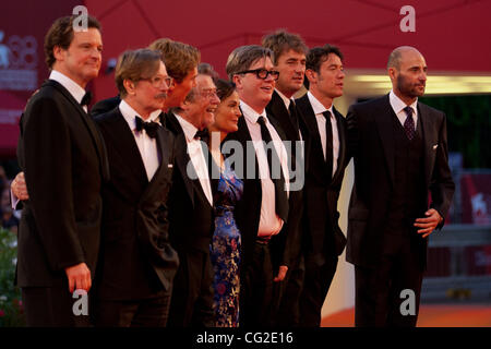 5. September 2011 - Venedig, Italien - volle Besetzung auf dem roten Teppich vor der Premiere des Films "Tinker, Tailor, Soldat, Spion" unter der Regie von Tomas Alfredson bei den 68. Internationalen Filmfestspielen von Venedig (Credit-Bild: © Marcello Farina/Southcreek Global/ZUMAPRESS.com) Stockfoto