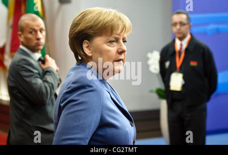 23. Oktober 2011 - BXL, Brüssel, Belgien - Bundeskanzlerin Angela Merkel kommt vor einem Europäischen Rat an das Justus-Lipsius-Gebäude, EU-Hauptquartiers in Brüssel, Belgien am 23 / 10 / 2011 Europa zielte darauf ab, eine Lösung für die schlimmste Wirtschaftskrise in seiner Geschichte, als die Scheinwerfer auf festzunageln ein Stockfoto