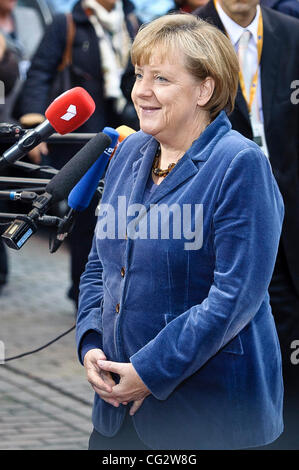 26. Oktober 2011 - Brüssel, BXL, Belgien - Bundeskanzlerin Angela Merkel kommt vor einem Europäischen Rat an das Justus-Lipsius-Gebäude, EU-Hauptquartiers in Brüssel, Belgien am 2011-10-26 die Europäische Kommission fordert die Staats-und Regierungschefs der Eurozone, eine "glaubwürdige" Antwort auf die Schuldenkrise zu liefern Stockfoto