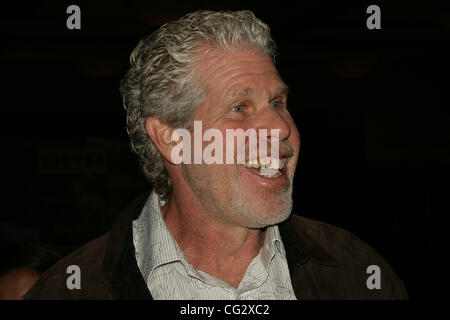 4. November 2011 - Hollywood, Kalifornien, US - I15454CHW. US-Veteranen Frühstück veranstaltet von der California behinderte Veteranen Business Alliance. Burbank Airport Marriott, Burbank, CA .11/05/2011. RON PERLMAN. 2011 (Kredit-Bild: © Clinton Wallace/Globe Photos/ZUMAPRESS.com) Stockfoto