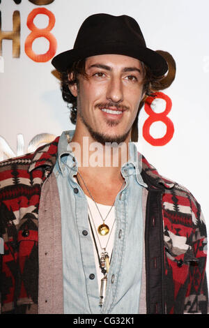 Eric Balfour NOH8 Kampagne 2. Jubiläumsfeier statt im Wunderland Hollywood, Kalifornien - 13.12.10 Stockfoto