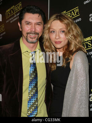 Lou Diamond Phillips (L) und Gast "Family Guy: Es ist A Trap" DVD Launch Party statt Supperclub Hollywood, Kalifornien - 14.12.10 Stockfoto