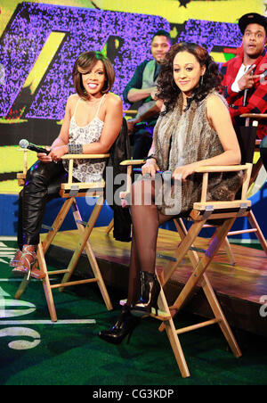 Wendy Raquel Robinson, Tia Mowry BET 106 und PARK präsentieren die Besetzung von The Game in den Studios der Wette. New York City, USA - 11.01.11 Stockfoto