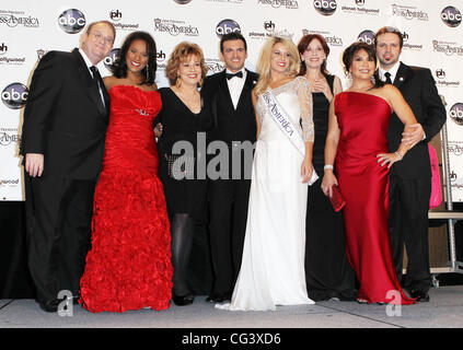 Marc Cherry, Debbye Turner Bell, Joy Behar, Tony Dovolani, 2011 Miss America Teresa Scanlan von Nebraska, Marilu Henner, Taryn Rose, Mark will Miss America 2011 Pressekonferenz im Planet Hollywood Resort &amp; Casino Las Vegas, Nevada - 15.01.11 Stockfoto