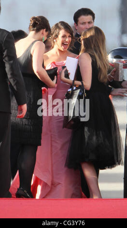 Lea Michele und Glee-Darsteller, die 68. Annual Golden Globe Awards im Beverly Hilton Hotel - Ankünfte Beverly Hills, Kalifornien - 16.01.11 statt Stockfoto