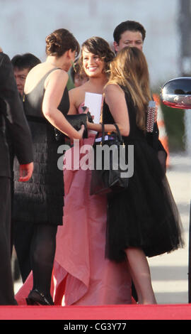 Lea Michele und Glee-Darsteller, die 68. Annual Golden Globe Awards im Beverly Hilton Hotel - Ankünfte Beverly Hills, Kalifornien - 16.01.11 statt Stockfoto