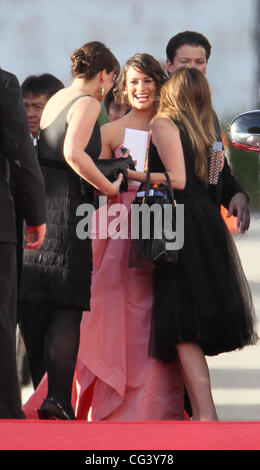 Lea Michele und Glee-Darsteller, die 68. Annual Golden Globe Awards im Beverly Hilton Hotel - Ankünfte Beverly Hills, Kalifornien - 16.01.11 statt Stockfoto