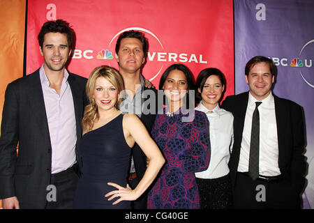 David Walton, Mary Elizabeth Ellis, Hayes MacArthur, Olivia Munn, Christine Woods, Kyle Boneheimer NBC Universal 2011 Winter TCA Press Tour All-Star Party statt im Langham Huntington Hotel - Ankünfte Pasadena, Kalifornien - 13.01.11 Stockfoto