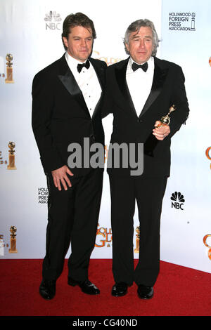 Matt Damon und Robert De Niro als 68. Annual Golden Globe Awards statt The Beverly Hilton Hotel - Press Room Beverly Hills, Kalifornien - 16.01.11 Stockfoto