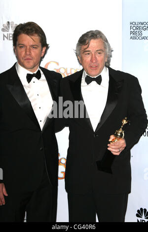 Matt Damon und Robert De Niro als 68. Annual Golden Globe Awards statt The Beverly Hilton Hotel - Press Room Beverly Hills, Kalifornien - 16.01.11 Stockfoto