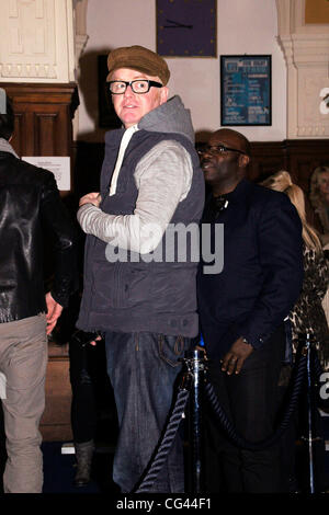 Chris Evans Gary Barlow 40. Geburtstag-Konzert in der O2 Shepherds Bush Empire - vor der Ankunftshalle London, England - 20.01.11 Stockfoto