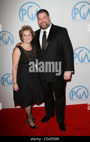 Bonnie Arnold und Dean DeBlois statt 22. Annual Producers Guild (PGA) Awards im Beverly Hilton Hotel - Ankunft Los Angeles, Kalifornien - 22.01.11 Stockfoto