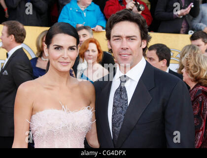 Angie Harmon und Jason Sehorn 17. Annual Screen Actors Guild Awards (SAG Awards 2011) statt im Shrine Auditorium & Expo Center - Ankünfte Los Angeles, Kalifornien - 30.01.11 Stockfoto