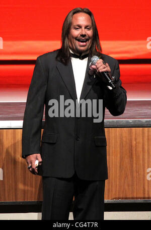 Vince Neil The Nevada Ballet Theater präsentiert Priscilla Presley als ihre Woman Of The Year in schwarz / weiß Ball Las Vegas, Nevada - 29.01.11 Stockfoto