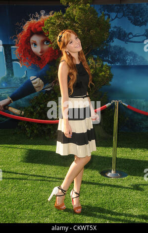 18. Juni 2012 - Los Angeles, Kalifornien, USA - Bella Thorne Teilnahme an der Welt-Premiere von "BRAVE'' im Dolby Theatre in Hollywood, Kalifornien am 18. Juni 2012 statt. 2012 (Kredit-Bild: © D. Long/Globe Photos/ZUMAPRESS.com) Stockfoto