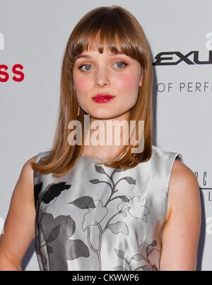 22. August 2012. Bella Heathcote im Ankunftsbereich für GESETZLOSE Premiere, der ArcLight Kinos Hollywood, Los Angeles, CA 22. August 2012. Foto von: Emiley Schweich/Everett Collection Stockfoto