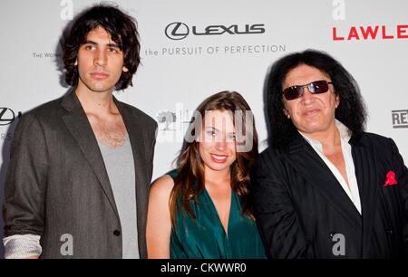 22. August 2012. Nick Simmons, Sophie Simmons, Gene Simmons im Ankunftsbereich für GESETZLOSE Premiere, der ArcLight Kinos Hollywood, Los Angeles, CA 22. August 2012. Foto von: Emiley Schweich/Everett Collection Stockfoto