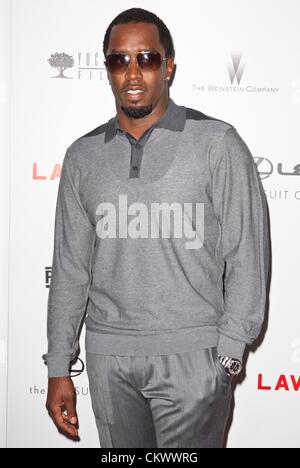 22. August 2012. Sean Combs bei der Ankunft für GESETZLOSE Premiere, der ArcLight Kinos Hollywood, Los Angeles, CA 22. August 2012. Foto von: Emiley Schweich/Everett Collection Stockfoto