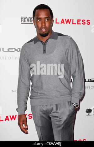 22. August 2012. Sean Combs bei der Ankunft für GESETZLOSE Premiere, der ArcLight Kinos Hollywood, Los Angeles, CA 22. August 2012. Foto von: Emiley Schweich/Everett Collection Stockfoto