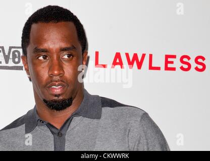 22. August 2012. Sean Combs bei der Ankunft für GESETZLOSE Premiere, der ArcLight Kinos Hollywood, Los Angeles, CA 22. August 2012. Foto von: Emiley Schweich/Everett Collection Stockfoto