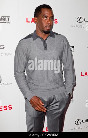 22. August 2012. Sean Combs bei der Ankunft für GESETZLOSE Premiere, der ArcLight Kinos Hollywood, Los Angeles, CA 22. August 2012. Foto von: Emiley Schweich/Everett Collection Stockfoto