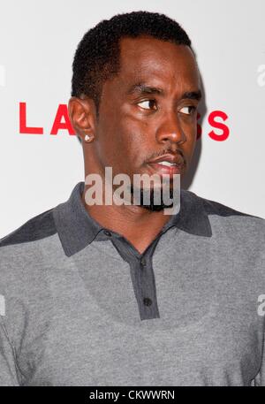 22. August 2012. Sean Combs bei der Ankunft für GESETZLOSE Premiere, der ArcLight Kinos Hollywood, Los Angeles, CA 22. August 2012. Foto von: Emiley Schweich/Everett Collection Stockfoto