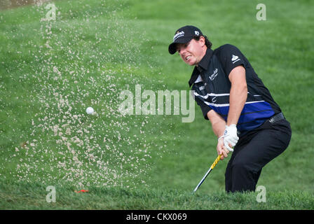 23. August 2012. Bethpage, Famingdale, New York.    Rory Mcilroy (NIR) Treffer aus dem 16. Bunker während The Barclays-Meisterschaft für den FedEx Cup spielte in Bethpage Black in Farmingdale, New York. Stockfoto