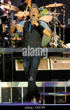 24. August 2012 führt - Toronto, Kanada - Bruce Springsteen mit der E Street Band Roger Centre for Wrecking Ball Tour.  (DCP/N8N) Stockfoto