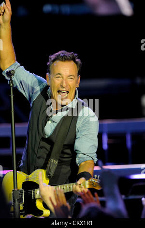 24. August 2012 führt - Toronto, Kanada - Bruce Springsteen mit der E Street Band Roger Centre for Wrecking Ball Tour.  (DCP/N8N) Stockfoto