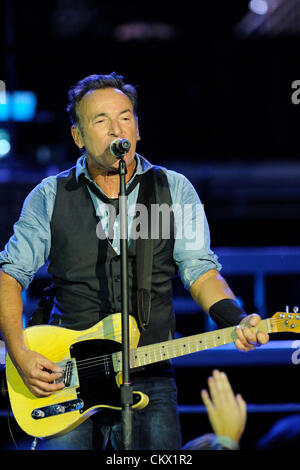 24. August 2012 führt - Toronto, Kanada - Bruce Springsteen mit der E Street Band Roger Centre for Wrecking Ball Tour.  (DCP/N8N) Stockfoto