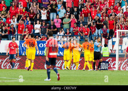 26. August 2012. Pamploma, Spanien. Osasuna 1-2 FC Barcelona, FC Barcelonas Spieler feiern ein Ziel während der spanischen Liga Spiel zwischen Osasuna und FC Barcelona Stadium Reyno de Navarra gespielt. Stockfoto