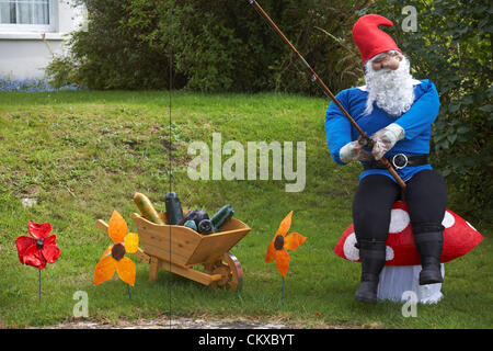 27. August 2012. Bisterne, New Forest National Park, Hampshire, UK. Bisterne Scarecrow Festival 2012. GNOME und Gärten. Bildnachweis: Carolyn Jenkins / Alamy Live News Stockfoto