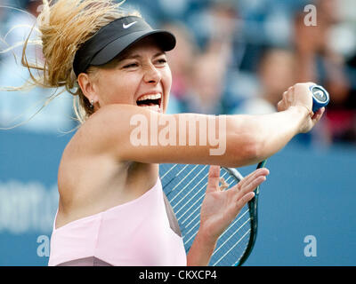 27. August 2012. 27.08.2012., USA.  Maria Sharapova Russlands in Aktion während der US Open Tennis-Turnier in Billie Jean King National Tennis Center in Flushing, New York. Stockfoto